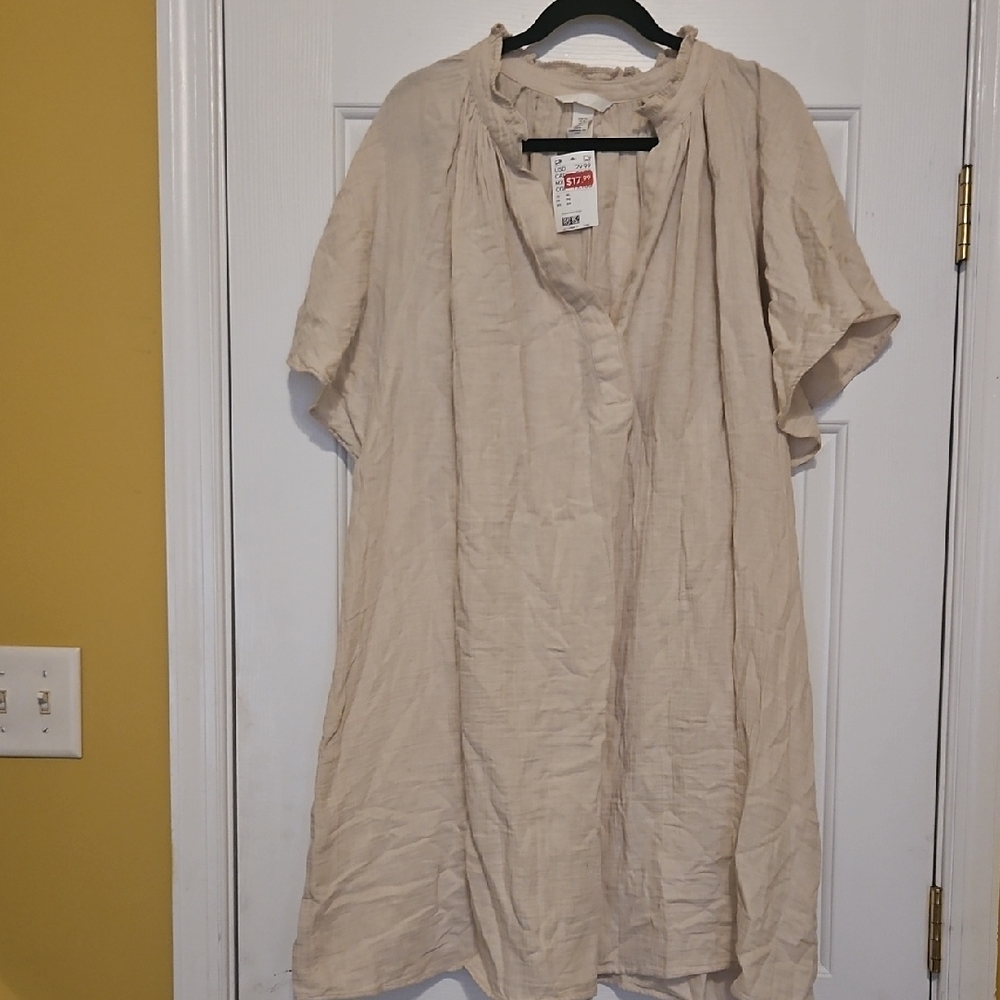 H&M Cream Ruffled Top